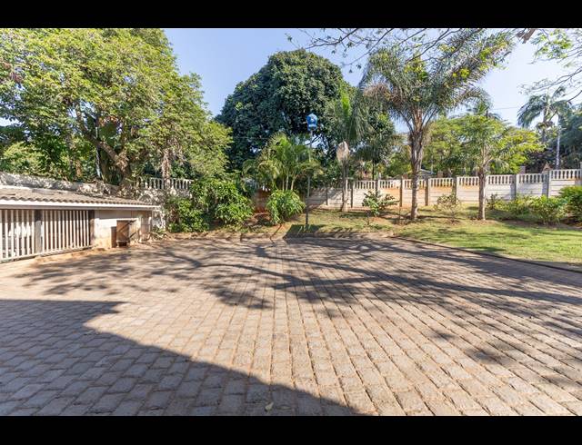 5 BEDROOM HOUSE FOR SALE IN BALLITO CENTRAL